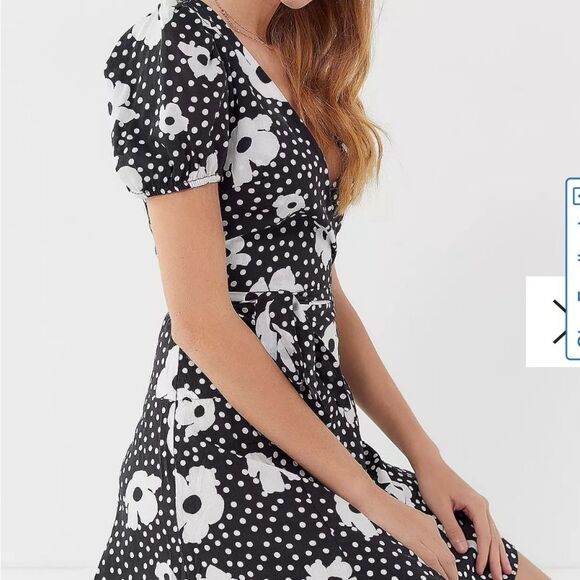 URBAN OUTFITTERS Puff Sleeve Wrap Front Floral Jocelyn Mini Dress - sz S - Picture 3 of 7